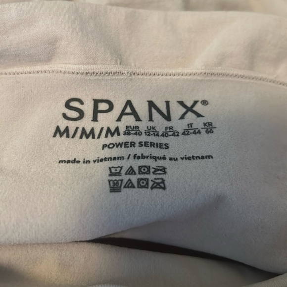 Spanx Seamless Power Series Sculpting Mid Thigh Short. Nude size Medium. - Picture 2 of 4